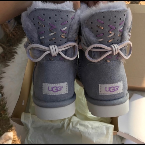 UGG AUTHENTIC GREY BOW BOOTS SZ 7 New - Picture 5 of 5